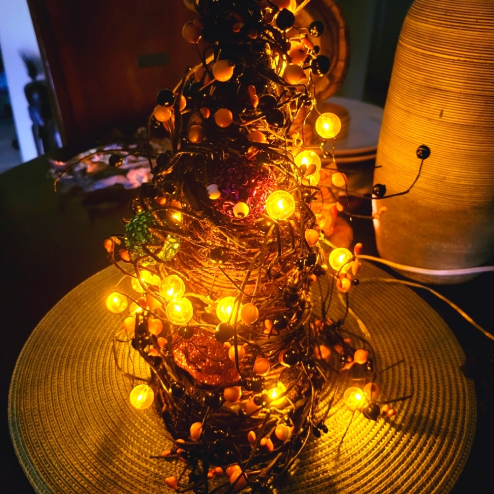 Halloween Tree - Picture 3 of 8